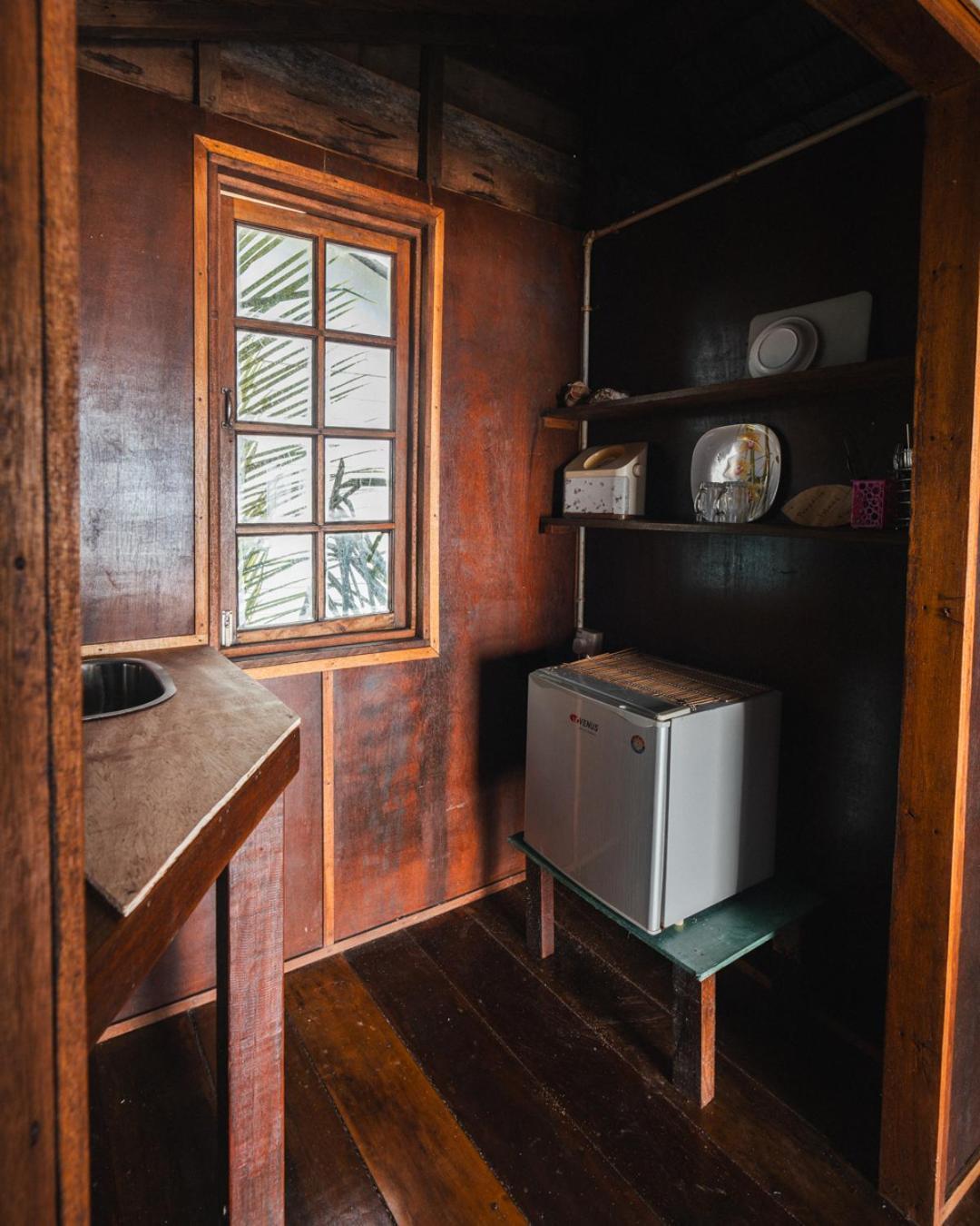Beachfront Hut Upstairs Astra - Beach Shack Chalet Kampong Juara Экстерьер фото
